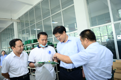 山東理工職業(yè)學(xué)院院長(cháng)孫琪到新風(fēng)光公司走訪(fǎng)調研